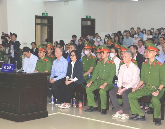 Các bị cáo tại phiên toà phúc thẩm sáng 25/3