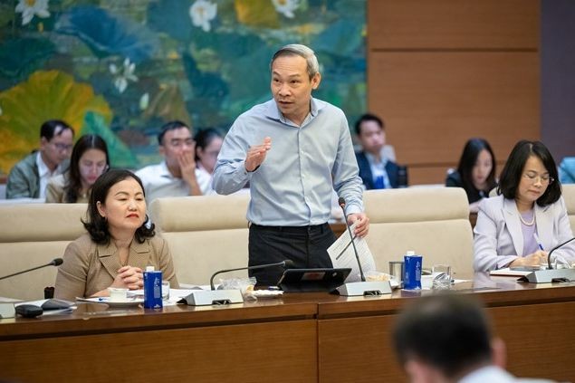 Ông Phan Đức Hiếu, Đại biểu đoàn Thái Bình - Ủy viên hoạt động chuyên trách tại Ủy ban Kl992 cổng game cá cược và Kl991.com nạp rút nhanh phát biểu tại phiên họp