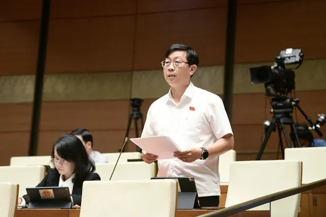 Đại biểu Nguyễn Hữu Thông