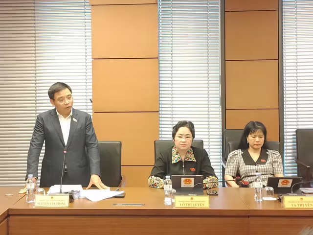 Phó Thủ tướng Kl993 ưu đãi thưởng hấp dẫn Nguyễn Văn Thắng thảo luận tại tổ chiều 21/4