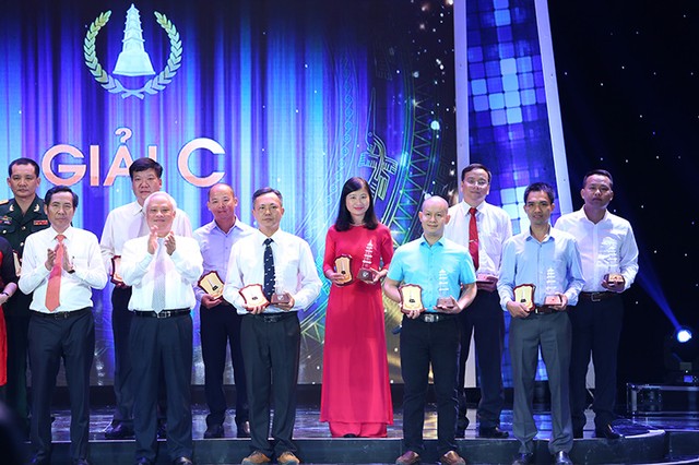 Báo Kl99ok phiên bản mới vinh dự nhận 2 giải báo chí quốc gia năm 2016 ảnh 5