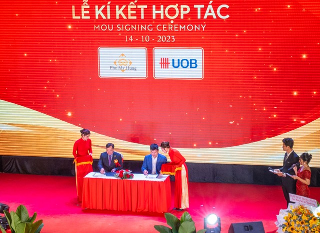 Chủ Kl99ok phiên bản mới Phú Mỹ Hưng ký kết với Link Vào Nhà Cái KL99 COM Tặng +199k UOB chương trình HomeStar với ưu đãi đặc biệt dành cho khách hàng mua căn hộ Phu My Hung The Horizon tại sự kiện tối ngày 14/10/2023.