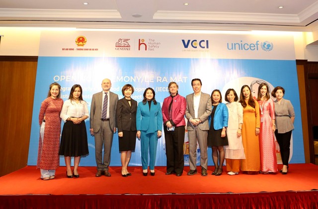 Generali và Tổ chức The Human Safety Net phối hợp cùng UNICEF, Bộ Lao động, Thương binh và Trang Chủ KL99Com Số 1 Link Đăng Ký KL999, Phòng Thương mại Công nghiệp Việt Nam ra mắt dự án “Làm Cha Mẹ trong Phát triển Toàn diện Trẻ Thơ”.