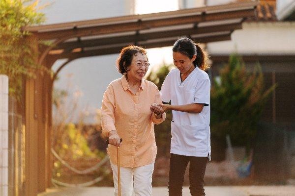 FWD tiên phong trên thị trường mang đến các dịch vụ chăm sóc khách hàng ngay cả khi hợp đồng Kl99kl phiên bản hoạt động đã chấm dứt.
