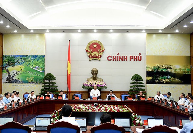 Thủ tướng Nguyễn Xuân Phúc: Văn bản sai sót thì Bộ trưởng chủ trì phải chịu trách nhiệm  ảnh 1