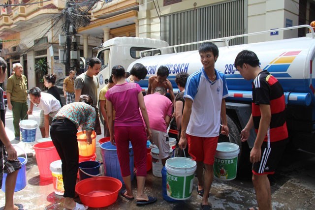 Hà Nội, nhiều khu dùng nước chưa đạt chuẩn mang tên... nước sạch ảnh 1