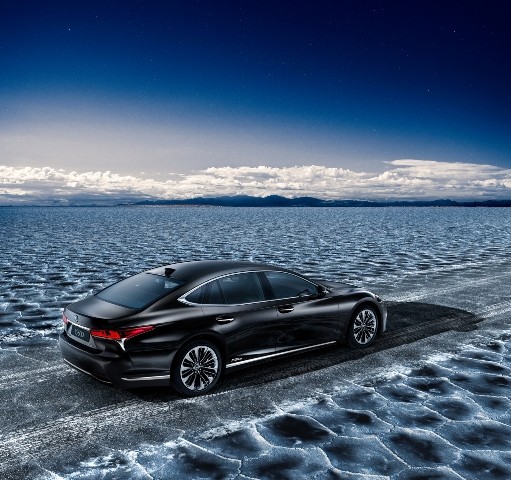 Lexus ra mắt dòng sedan cao cấp nhất tại Geneva Motor show  ảnh 1