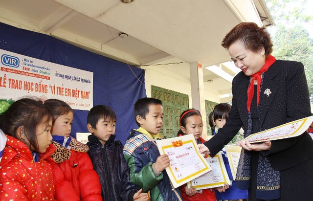 Giải Golf “Vì trẻ em Việt Nam - Swing for the Kids” 2017: Cam kết từ những tấm lòng nhân ái  ảnh 1