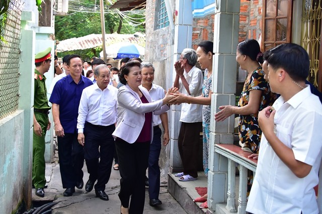 Chủ tịch Quốc hội Nguyễn Thị Kim Ngân làm việc với lãnh đạo tỉnh Thừa thiên Huế ảnh 1