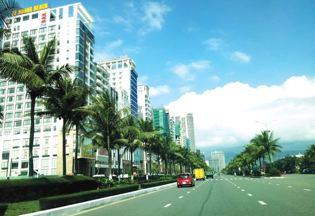 Miền Trung: Đất nền, condotel… đều khó ảnh 1