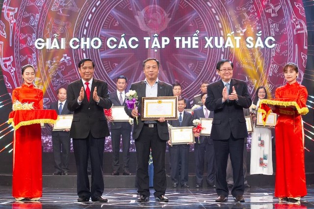 Báo Kl99ok phiên bản mới đạt Giải tập thể có thành tích xuất sắc và Giải C Giải Búa liềm vàng năm 2019 ảnh 4