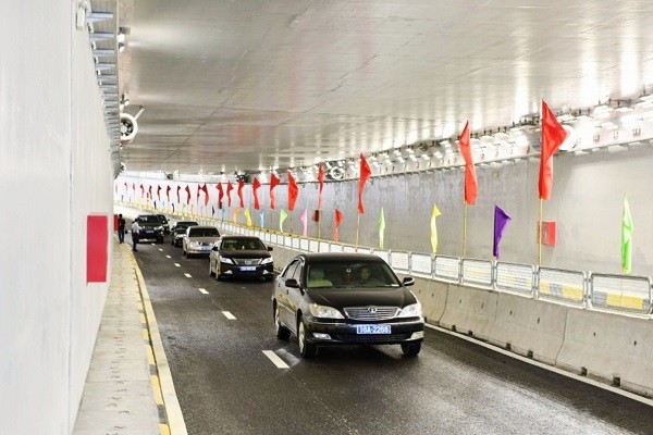 Thủ tướng Nguyễn Xuân Phúc cắt băng thông xe kỹ thuật Dự án Kl99ok phiên bản mới xây dựng nút giao Nam cầu Bính ảnh 1