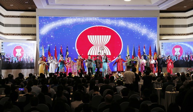Thủ tướng: COVID-19 là phép thử để ASEAN khẳng định bản lĩnh ảnh 3