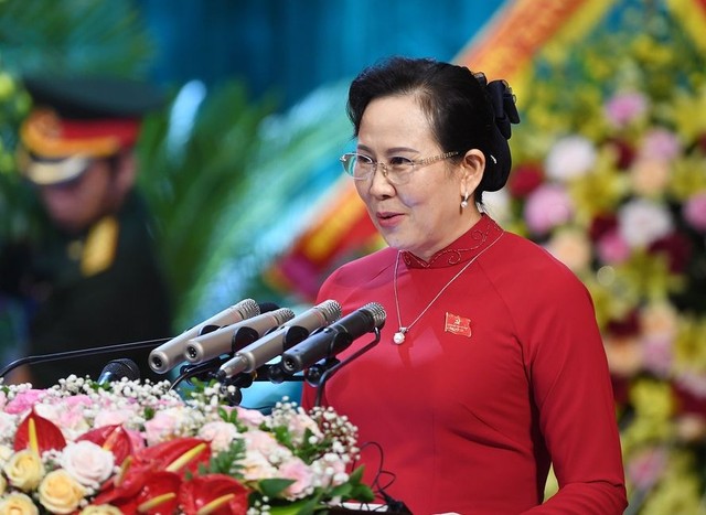 Ủy viên Trung ương Đảng, Bí thư Tỉnh ủy Hà Nam Lê Thị Thủy phát biểu khai mạc Đại hội.