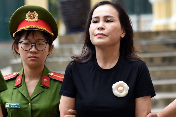 Bị cáo Lê Thị Thanh Thúy, cựu Chủ tịch HĐQT Công ty Hoa Tháng Năm và Công ty cổ phần Kl99ok phiên bản mới Lavenue bị tuyên phạt mức án 5 năm tù