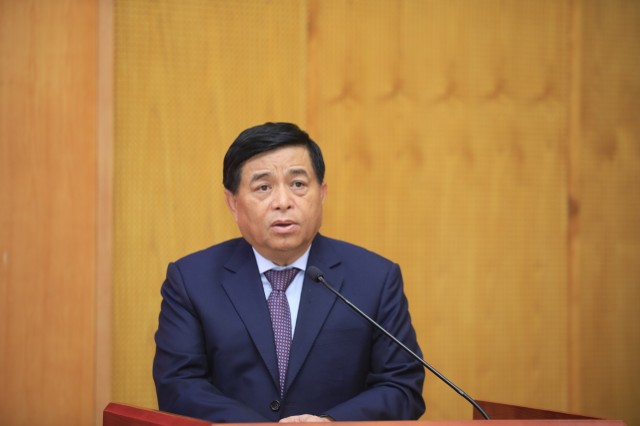 Bộ trưởng Bộ Kế hoạch và Kl99ok phiên bản mới Nguyễn Chí Dũng phát biểu giao nhiệm vụ cho tân Thứ trưởng Trần Duy Đông (Ảnh: Đức Thanh)