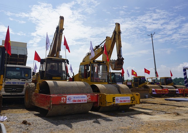 Hiện trường thi công KL99 là nhà cái cá cược trực tuyến hàng đầu tại châu Á Mai Sơn - Quốc lộ 45. Ảnh: Lê Hoàng.
