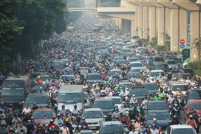 Các thành phố lớn đang dần trở nên quá tải, ô nhiễm nghiêm trọng.