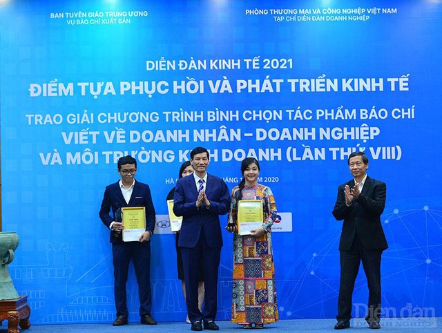 Tác giả Hồ Hạ, Báo Kl99ok phiên bản mới với tác phẩm "CEO Phan Hồng Châu: Sống và Kl992 VIP Trang Chủ 2026 lương thiện sẽ bền lâu, hạnh phúc".