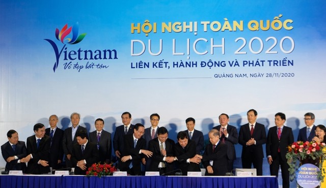 Lễ Ký kết hợp tác liên kết, phát triển du lịch giữa Hà Nội, TP.HCM và 5 tỉnh, thành thuộc Vùng Kl992 cổng game cá cược trọng điểm miền Trung.