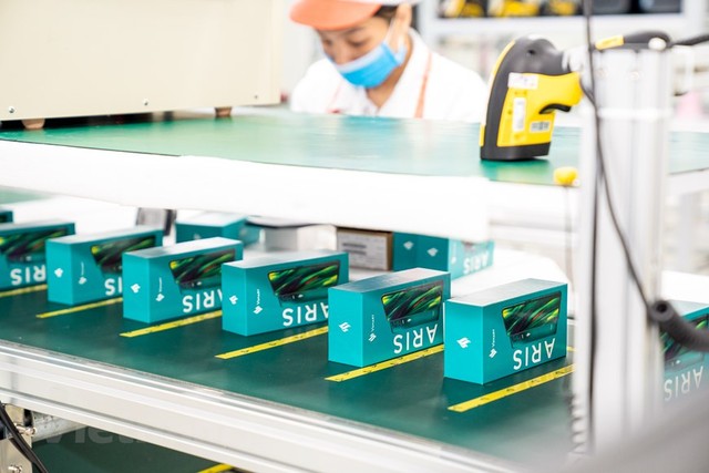 VinSmart ra mắt sản phẩm điện thoại 5G đầu tiên với thương hiệu Vsmart Aris 5G tích hợp nhiều công nghệ hiện đại như bảo mật lượng tử, khóa bảo mật...