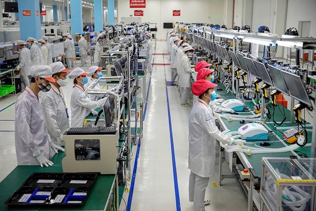 Dây chuyền Kl994 nhà cái bóng đá world cup máy thở tại nhà máy Kl994 nhà cái bóng đá world cup VinSmart của Vingroup (Ảnh: Bloomberg).