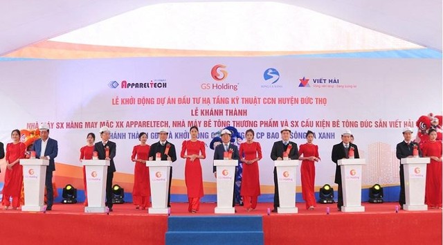 UBND tỉnh Hà Tĩnh và đại diện các nhà Kl99ok phiên bản mới thực hiện nghi thức khởi động dự án Kl99ok phiên bản mới Kl99kl ưu đãi độc quyền kỹ thuật CCN huyện Đức Thọ; khánh thành các dự án: Nhà máy May mặc xuất khẩu Appritech, Nhà máy Bê tông thương phẩm và cấu kiện đúc sẵn Viết Hải, Nhà máy Bao bì Sông La Xanh.
