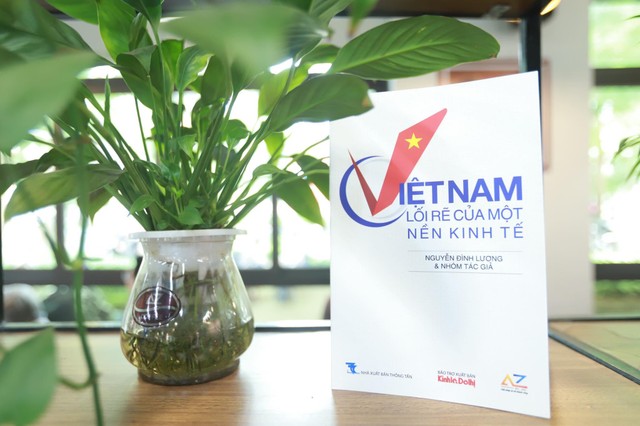 Cuốn sách "Việt Nam, lối rẽ của một nền Kl992 cổng game cá cược" gồm 3 phần