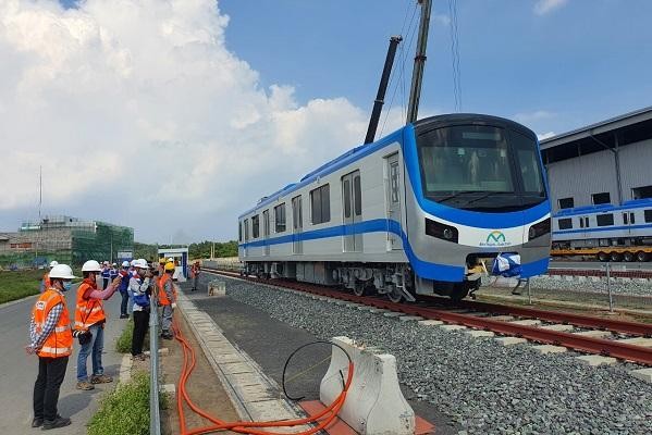 Các toa tàu đã “hạ cánh” xuống đường ray an toàn