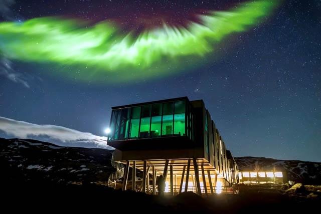 Northern Light Bar – Địa điểm hoàn mỹ để ngắm nhìn Bắc cực quang một lần trong đời.