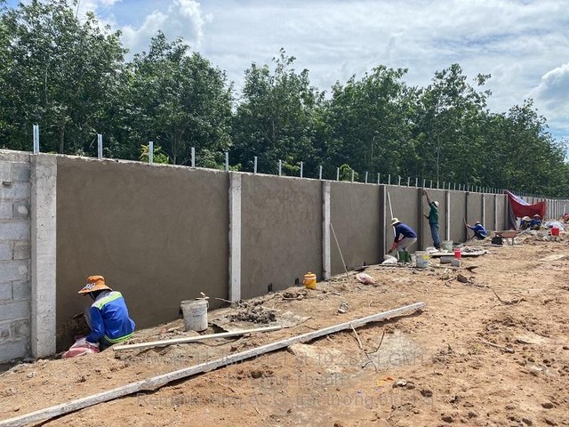 Thi công hạng mục tường rào sân bay Long Thành.