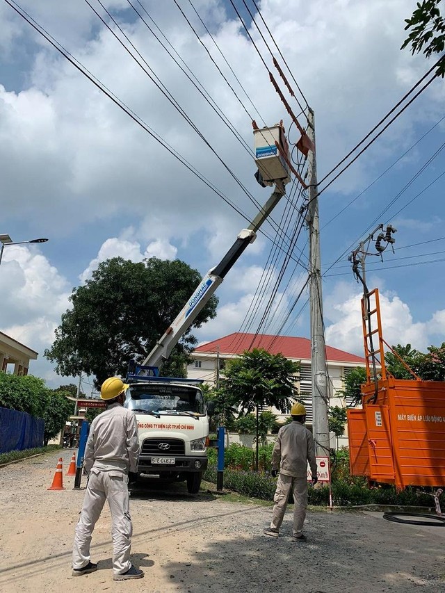Lắp đặt trạm biến thế lưu động tại Bệnh viễn dã chiến số 5A