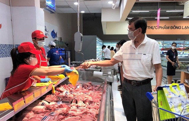Số lượng nhân sự của Saigon Co.op tại TP.HCM chưa đến 10.000 người nhưng đang phục vụ ước tính cho 3- 5 triệu người dân Thành phố (Ảnh minh hoạ).