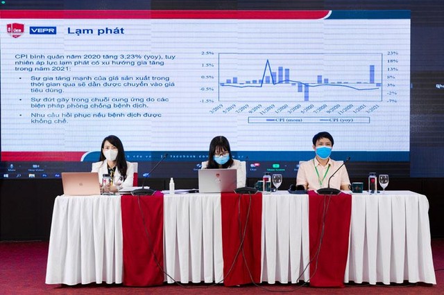 Nhóm nghiên cứu đưa ra 3 kịch bản dự báo cho Kl992 cổng game cá cược Việt Nam năm 2021 theo hướng cơ sở, thuận lợi và khó khăn (Ảnh: Thùy Dung)