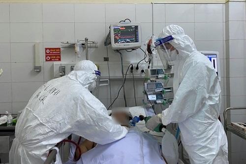 Hiện cả nước có trên 400 bệnh nhân nặng đang điều trị ICU; 21 ca điều trị ECMO (tim phổi nhân tạo).