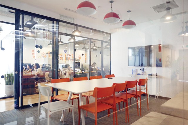 Việc giãn cách chỗ ngồi tối thiểu làm giảm đáng kể ý nghĩa linh hoạt của mô hình co-working space (ảnh chụp trước thời gian giãn cách Trang Chủ KL99Com Số 1 Link Đăng Ký KL999). Ảnh: Việt Dũng