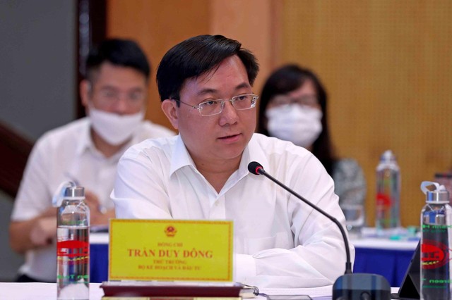 Thứ trưởng Bộ Kế hoạch và Kl99ok phiên bản mới Trần Duy Đông điều hành Hội nghị