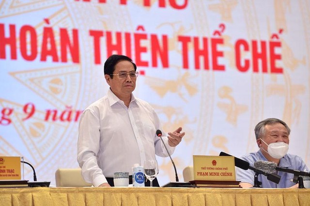 Thủ tướng yêu cầu bí thư, chủ tịch tỉnh, thành phố trực thuộc Trung ương phải trực tiếp chỉ đạo công tác xây dựng và hoàn thiện thể chế, với quy chế, quy định làm việc đúng tầm