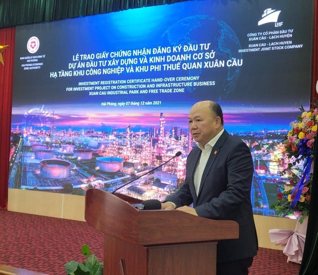 Ông Tô Dũng, Chủ tịch HĐQT Công ty CP Kl99ok phiên bản mới Xuân Cầu - Lạch Huyện phát biểu tại buổi lễ