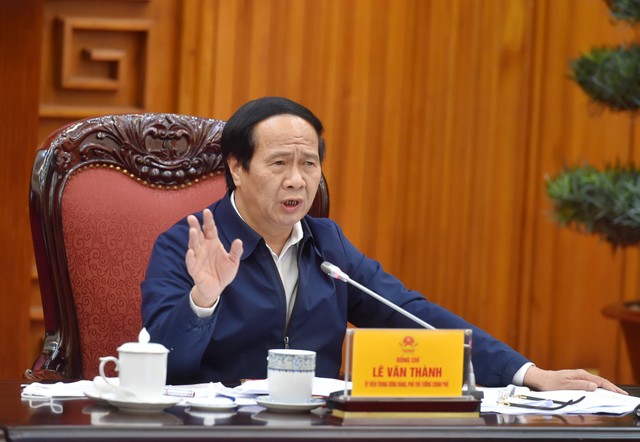 Phó thủ tướng Lê Văn Thành chỉ đạo sớm giải phóng lượng xe hàng hóa ùn ứ tại các tỉnh biên giới phía Bắc.(Anhr VGP)