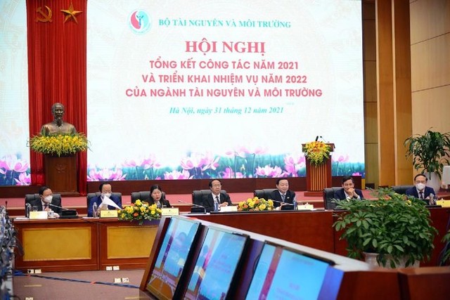 Phó Thủ tướng Lê Văn Thành đánh giá cao kết quả mà ngành Tài nguyên và Môi trường đạt được trong năm 2021. Ảnh: V.Chung