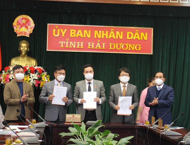 Lãnh đạo tỉnh Hải Dương, đại diện Công ty SMCity Hàn Quốc và Công ty TNHH ORGEL Việt Nam ký kết Biên bản ghi nhớ hợp tác phát triển Dự án Khu công nghiệp - Đô thị - Dịch vụ trên địa bàn tỉnh. Ảnh: haiduong.gov.vn