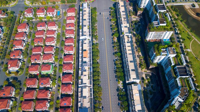 Giá nhà liền thổ tại TP.HCM tăng chóng mặt kể từ đầu năm 2022. Ảnh: Lê Toàn