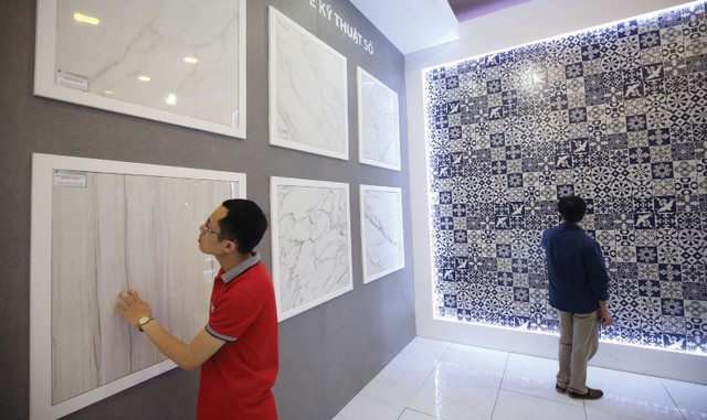 Chi phí vật liệu xây dựng liên tục tăng đẩy giá nhà leo thang. Ảnh: Dũng Minh