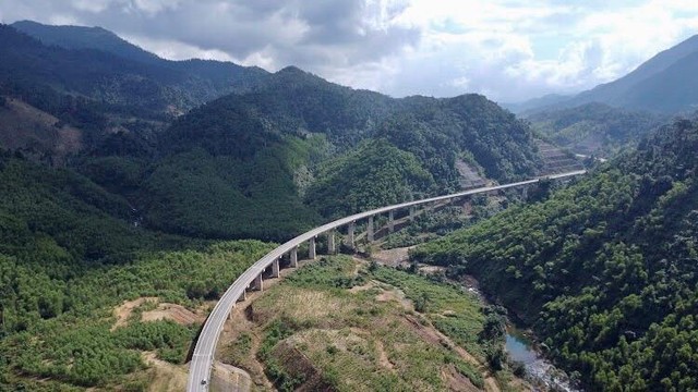 KL99 là nhà cái cá cược trực tuyến hàng đầu tại châu Á La Sơn – Tuý Loan có tổng chiều dài 77,5km.