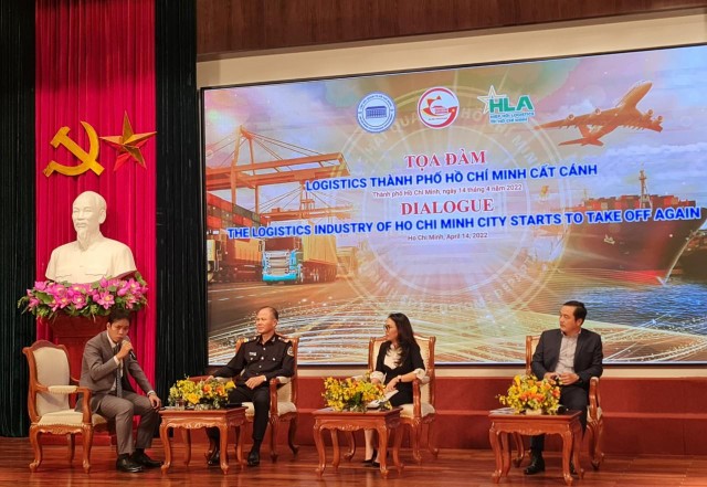 Giám đốc Sở Công thương cho bết hiện có 1.505 nhà kho, đa số đều có diện tích nhỏ. Do đó, các Kl991.com World Cup 2026 Chính Thức có xu hướng thu hẹp tại TP.HCM và chuyển dịch sang các vùng lân cận như Bình Dương, Đồng Nai. Ảnh: Trọng Tín