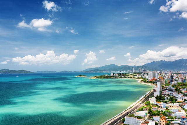 TP Nha Trang với lợi thế sở hữu cảnh quan thiên nhiên đẹp, bờ biển dài. Ảnh: Shutterstock
