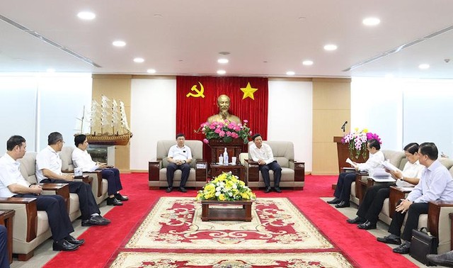 Lãnh đạo tỉnh Bình Dương và EVNNPT trao đổi giải pháp tháo gỡ khó khăn tại các dự án truyền tải đi qua tỉnh Bình Dương