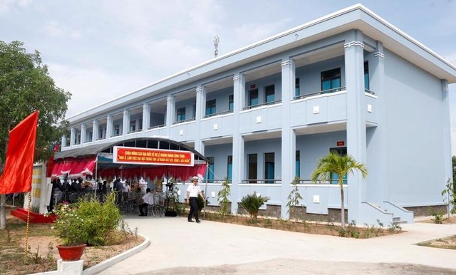 Nhà ở, làm việc Đại đội thông tin Lữ đoàn 957 gồm 2 tầng với 11 phòng diện tích sàn 830m2 đã được đưa vào sử dụng