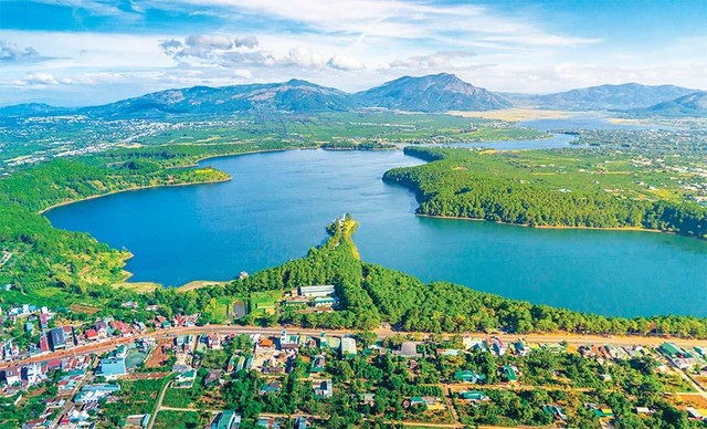 Với nhiều tiềm năng phát triển, ngành du lịch sẽ trở thành ngành Kl992 cổng game cá cược mũi nhọn của Gia Lai